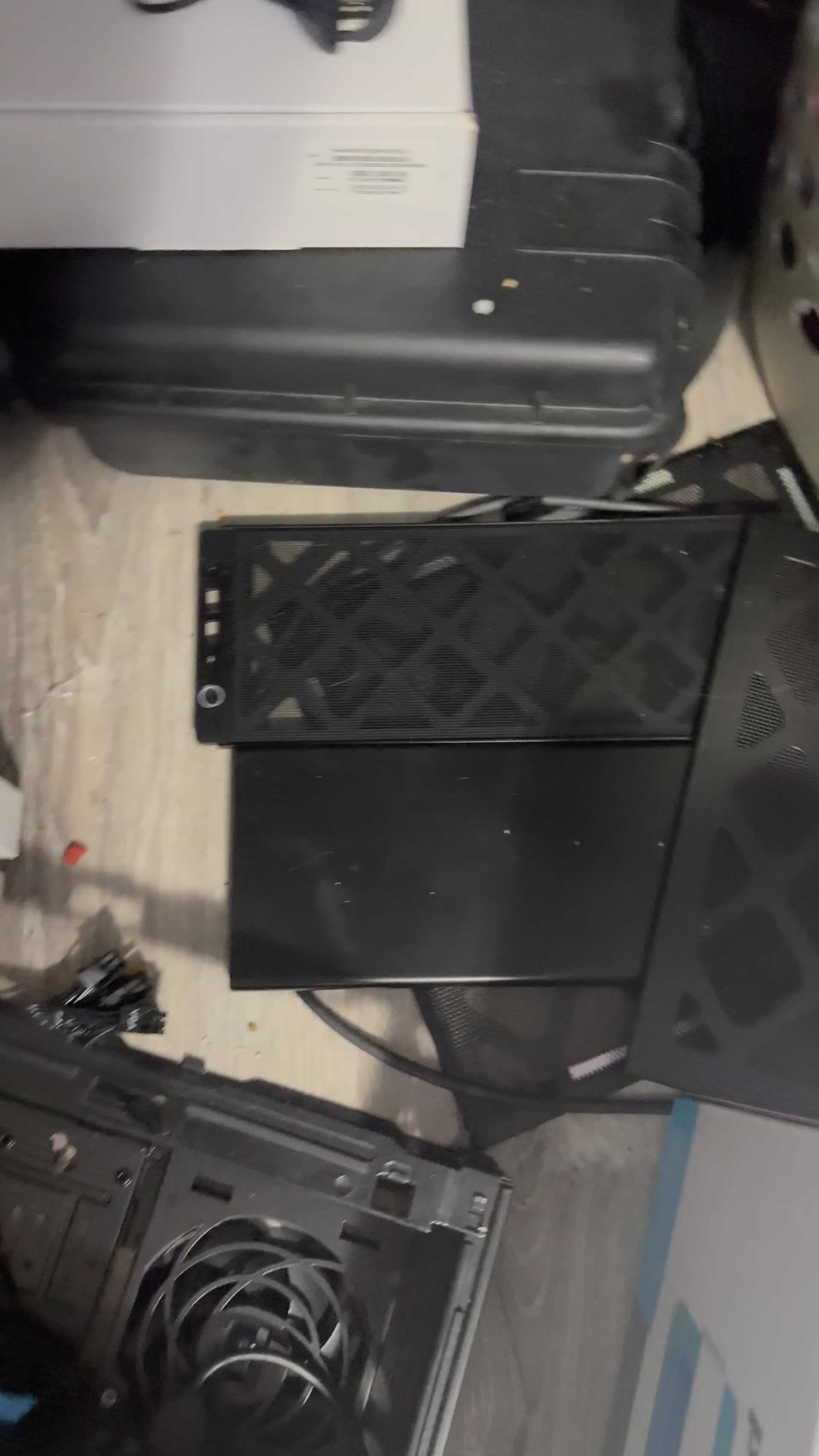 Very compact server/workstation used as a serviceability warning